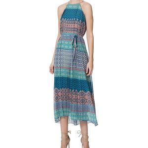 Donna Morgan Pleated Maxi